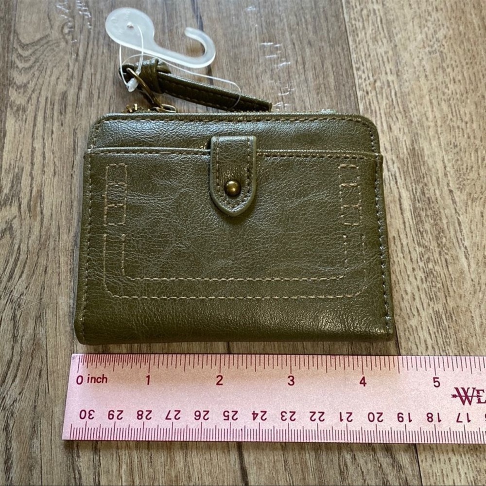 Small green wallet.